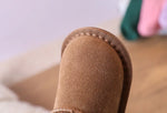 Winter Boots Met Leer Voor Baby's en Kinderen Close Up Voorkant