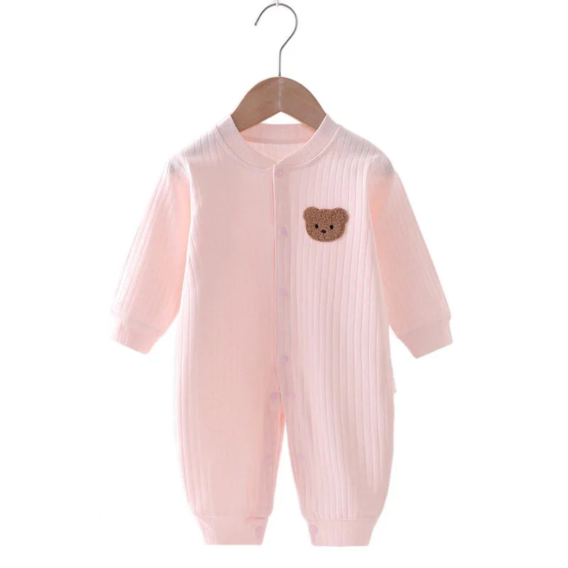 Newborn Pyjama Met Drukknopen En Lange Mouwen Roze Met Beer